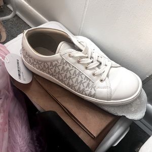 MICHAEL KOHRS SNEAKERS